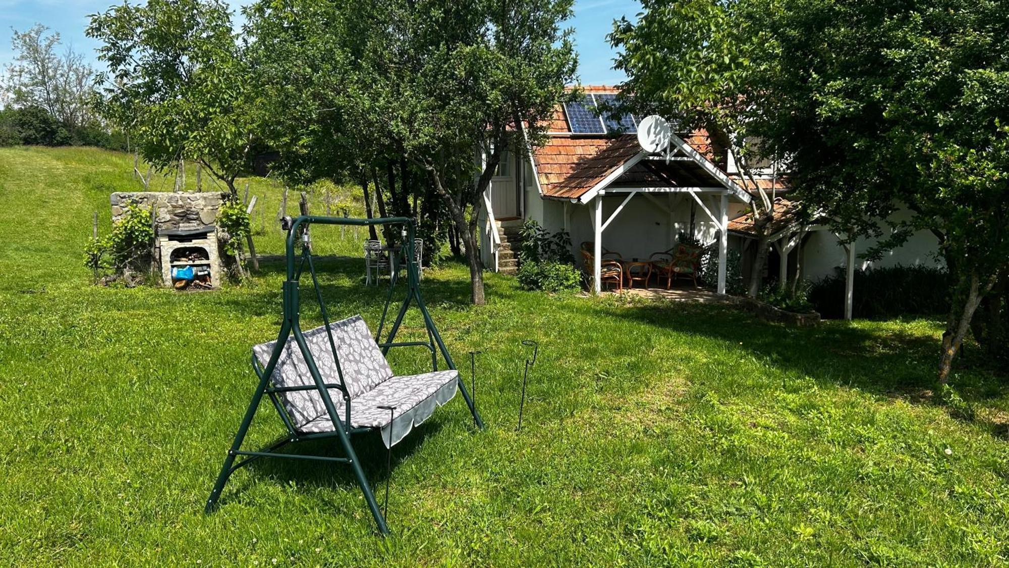 Csobanc Szerelem-Nemzeti Park-Oenallo Haz - Klimatizalt Gyulakeszi Ngoại thất bức ảnh